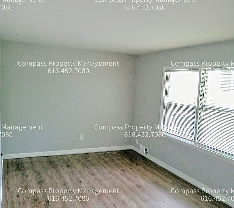 1st image of 138 Burt St SE