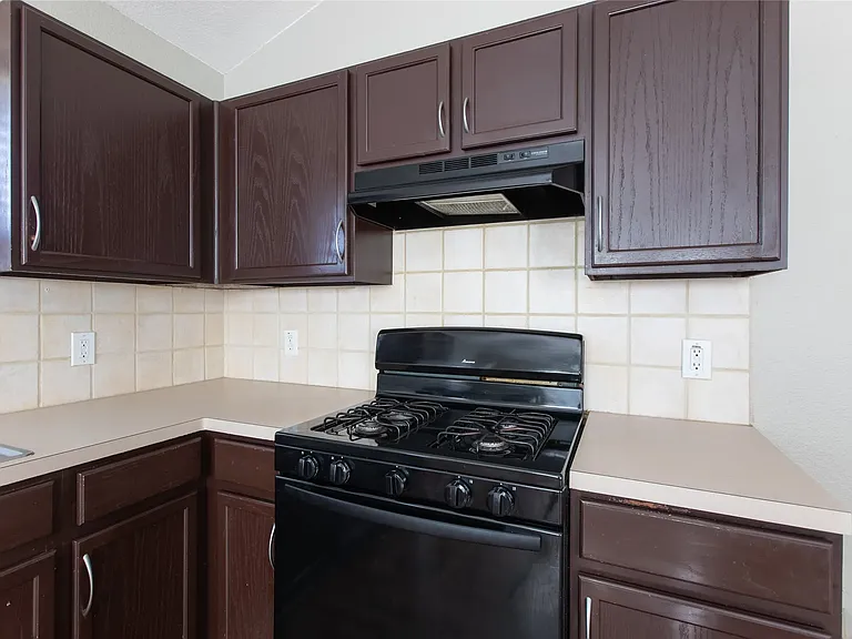 9005 Boone Dr — Photo 15