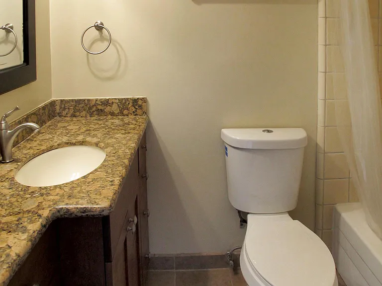 1742 Spruce St #32 — Photo 9