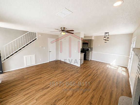5th image of 5912 Holiday Ln APT B