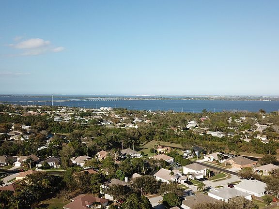 close distance to beaches