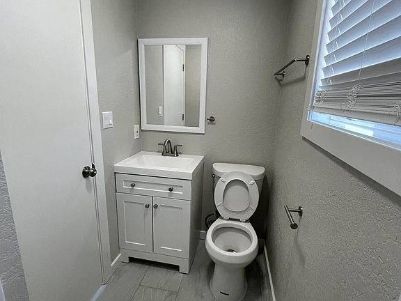 5th image of 5009 NE Hazel Dell Ave #11095497