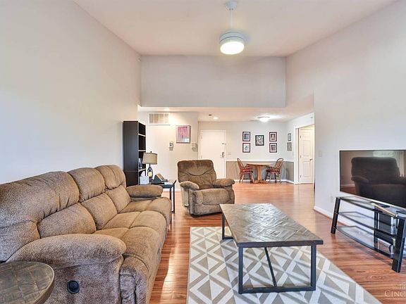 4th image of 4951 N Arbor Woods Ct APT 305