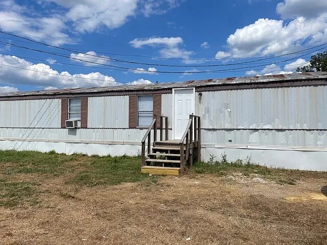 665 Old Branch Dr NW — Photo 1