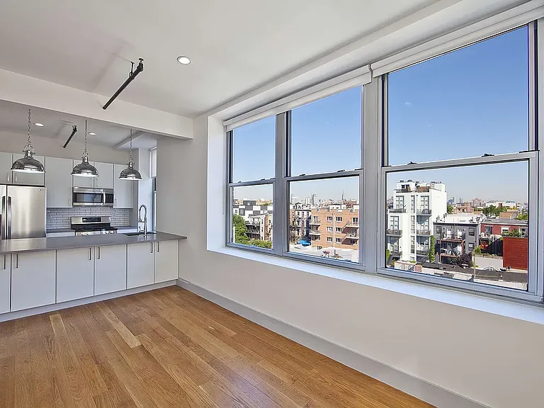 347 Lorimer St #6A — Photo 1