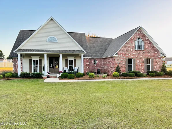 5700 Remington Rd, Moss Point, MS 39562