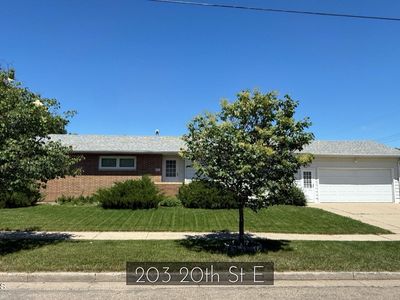 203 20th St E, Williston, ND, 58801