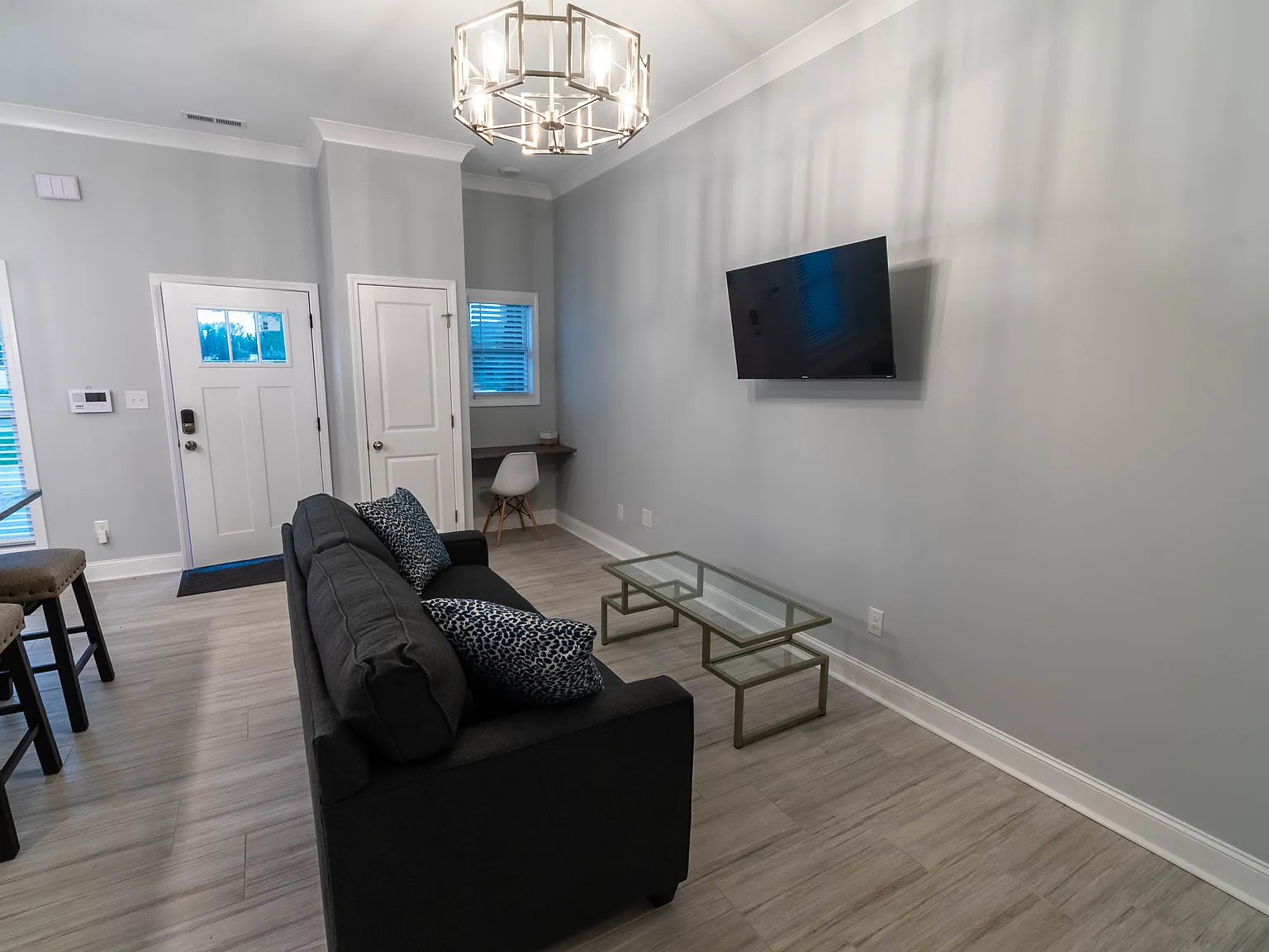 1 bed, $3,550 — Photo 2