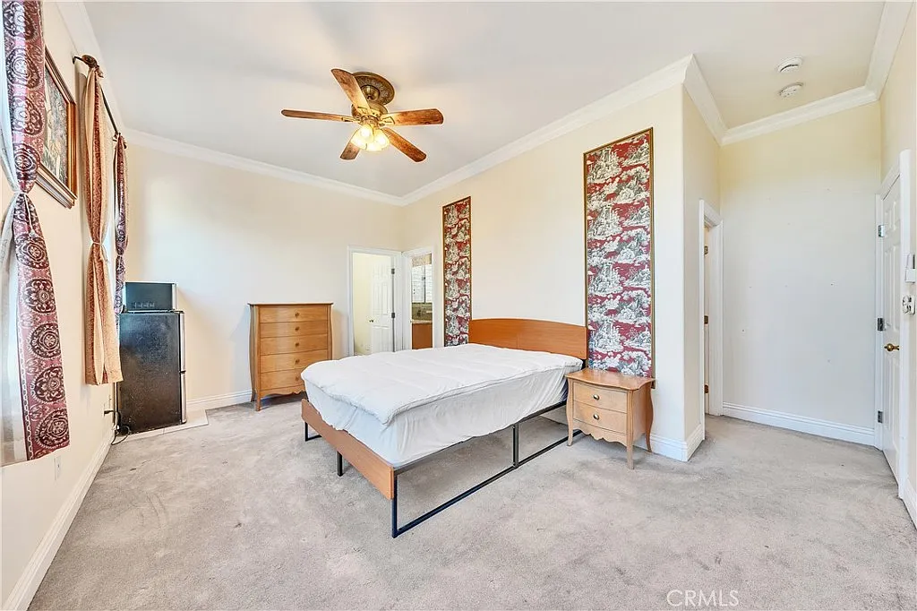 2 bed, 4866 sqft, $2,500 — Photo 2
