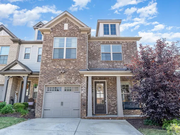 1428 Channing Dr, Thompsons Station, TN 37179