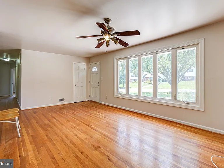 2708 Shanandale Dr — Photo 7
