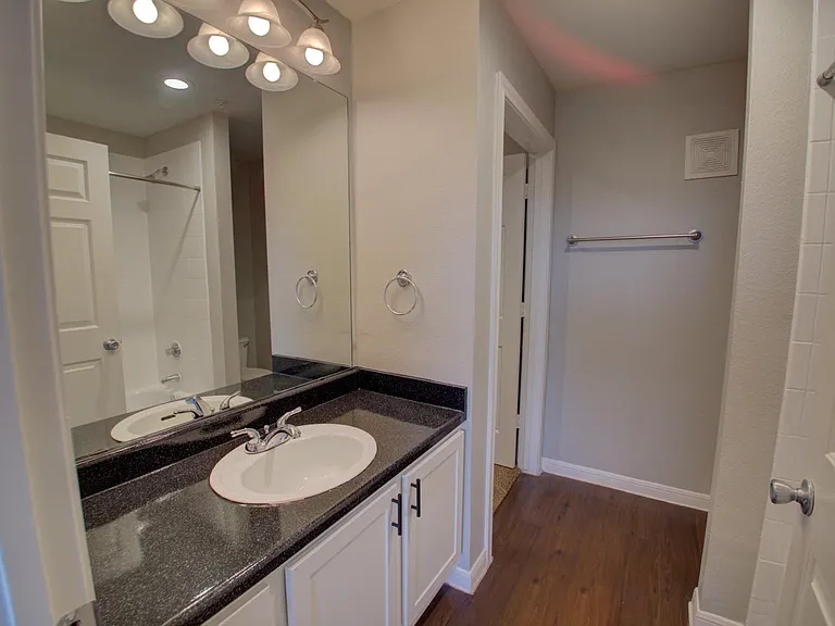 2320 Gracy Farms Ln #1332 — Photo 25