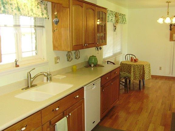 5th image of 1819 Romero St