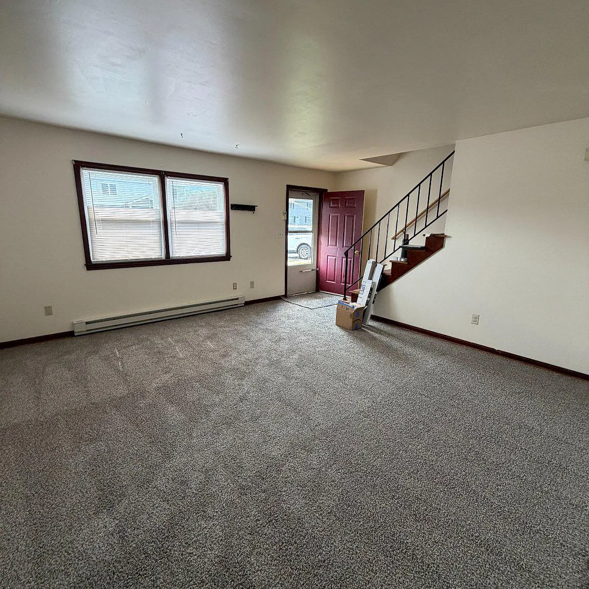 3 bed, 1.5 bath, 1250 sqft, $1,600 — Photo 4