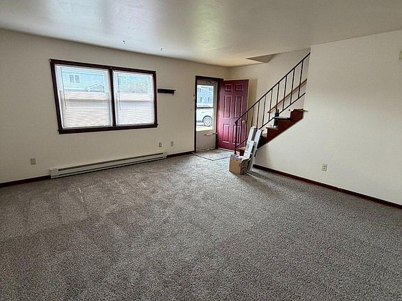 4th image of 409 Market Ave