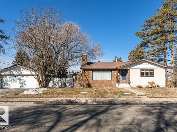 3528 112th St NW, Edmonton, AB T6J 1H9