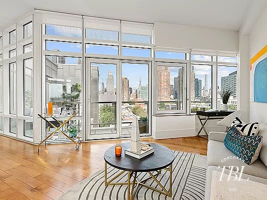 2nd image of 1017 Jackson Ave APT 8I