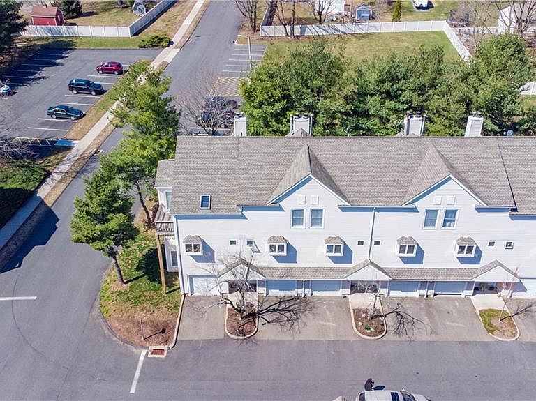 158 Paddock Ave Meriden, CT, 06450 Apartments for Rent Zillow