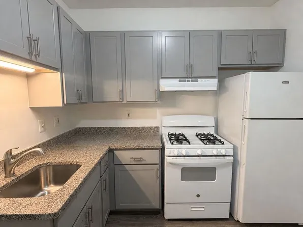 128 Shawmut St, Chelsea, MA 02150
