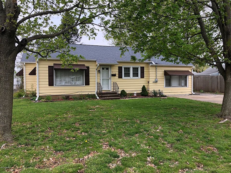 1st image of 918 Iroquois Ave