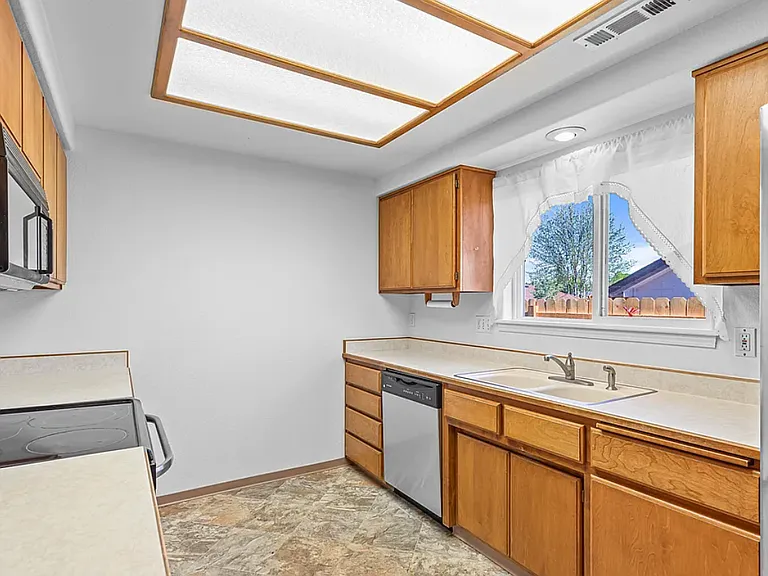 1744 Sandpiper Dr — Photo 11