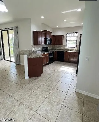511 NE 19th Place Cpe — Photo 2