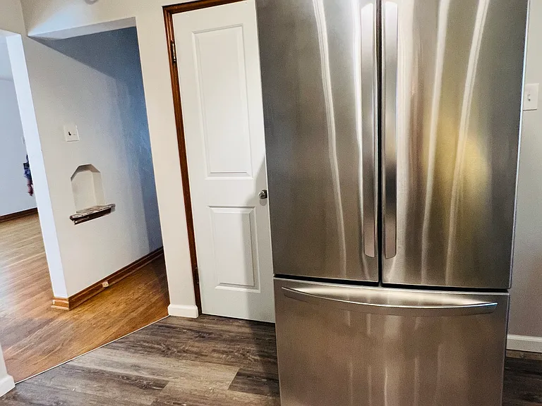 1238 Purdue Ave — Photo 6