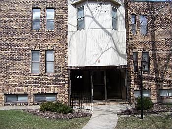 1st image of 2208 Country Club Dr APT 13