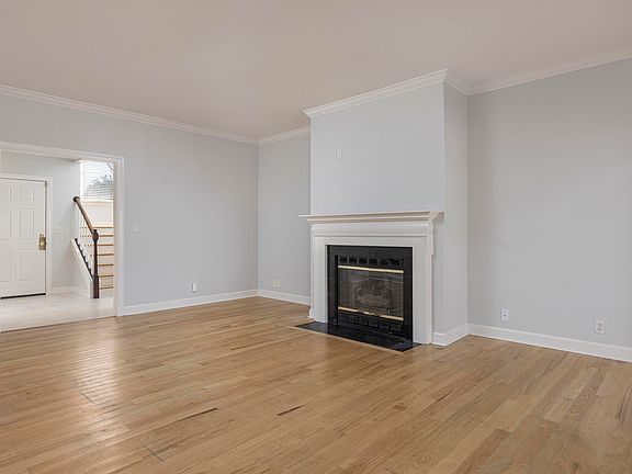 5th image of 1006 Southbridge Ln
