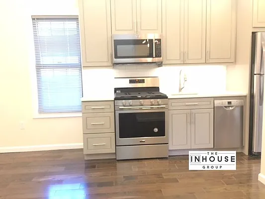 Rented by The InHouse Group | media 3