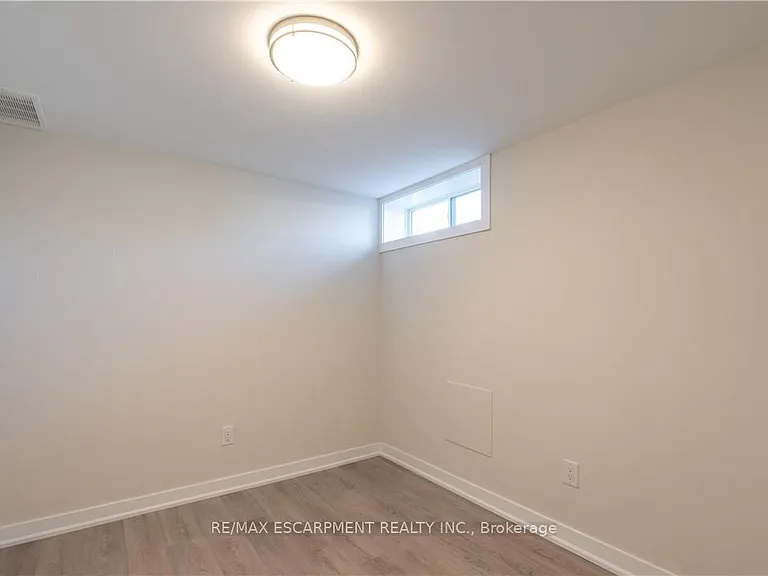 749 Upper Ottawa St #2 — Photo 15