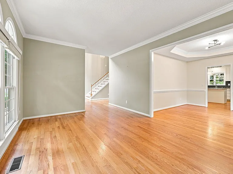 115 Lonebrook Dr — Photo 7