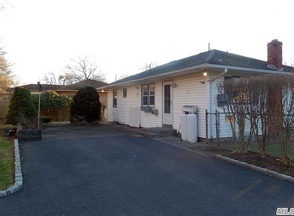2nd image of 101 Winges Ave