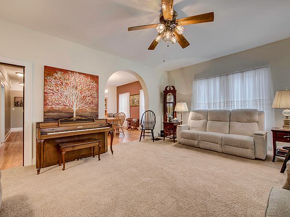 4th image of 3033 N Hills Blvd