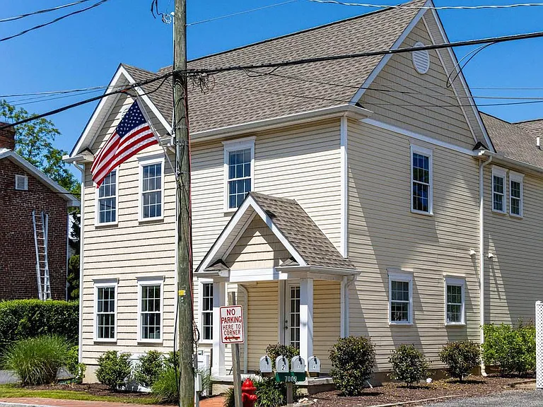 102 Charity Ln — Photo 1