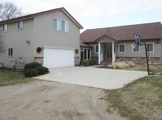 2512 66th St, Fennville, MI 49408