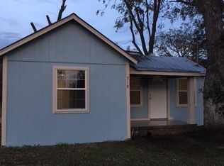 218 Chaparral St, Uvalde, TX 78801