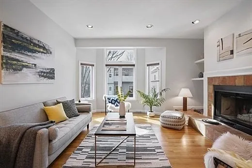 27 Lopez St #27 — Photo 2
