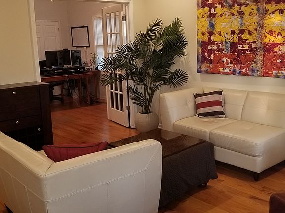 4th image of 2524 Cochran St APT 2