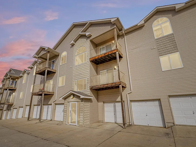 Gateway Park Apartments — Photo 9