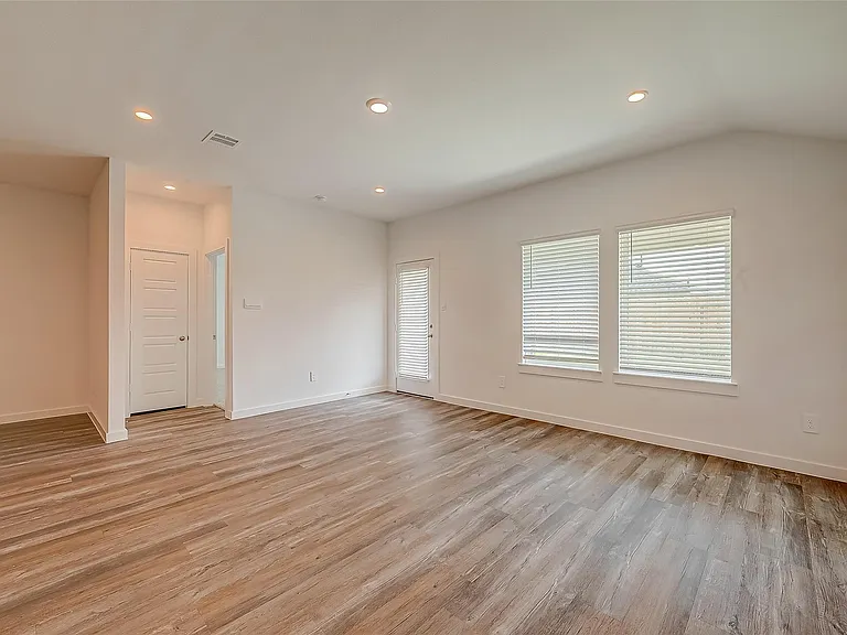 1018 Fringed Bluestar Dr — Photo 12