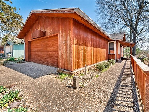 3rd image of 3444 N Greenbriar Dr
