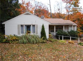 7 Chestnut Cir, Naugatuck, CT 06770