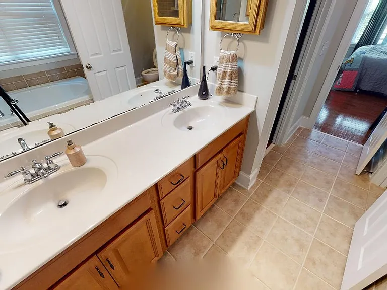 1737 Lela Ave — Photo 12