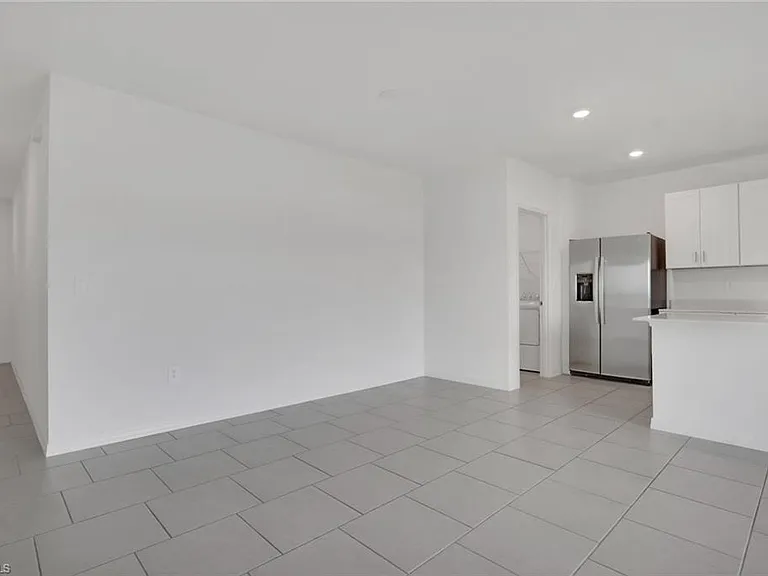 19550 Fairhill Ct — Photo 9
