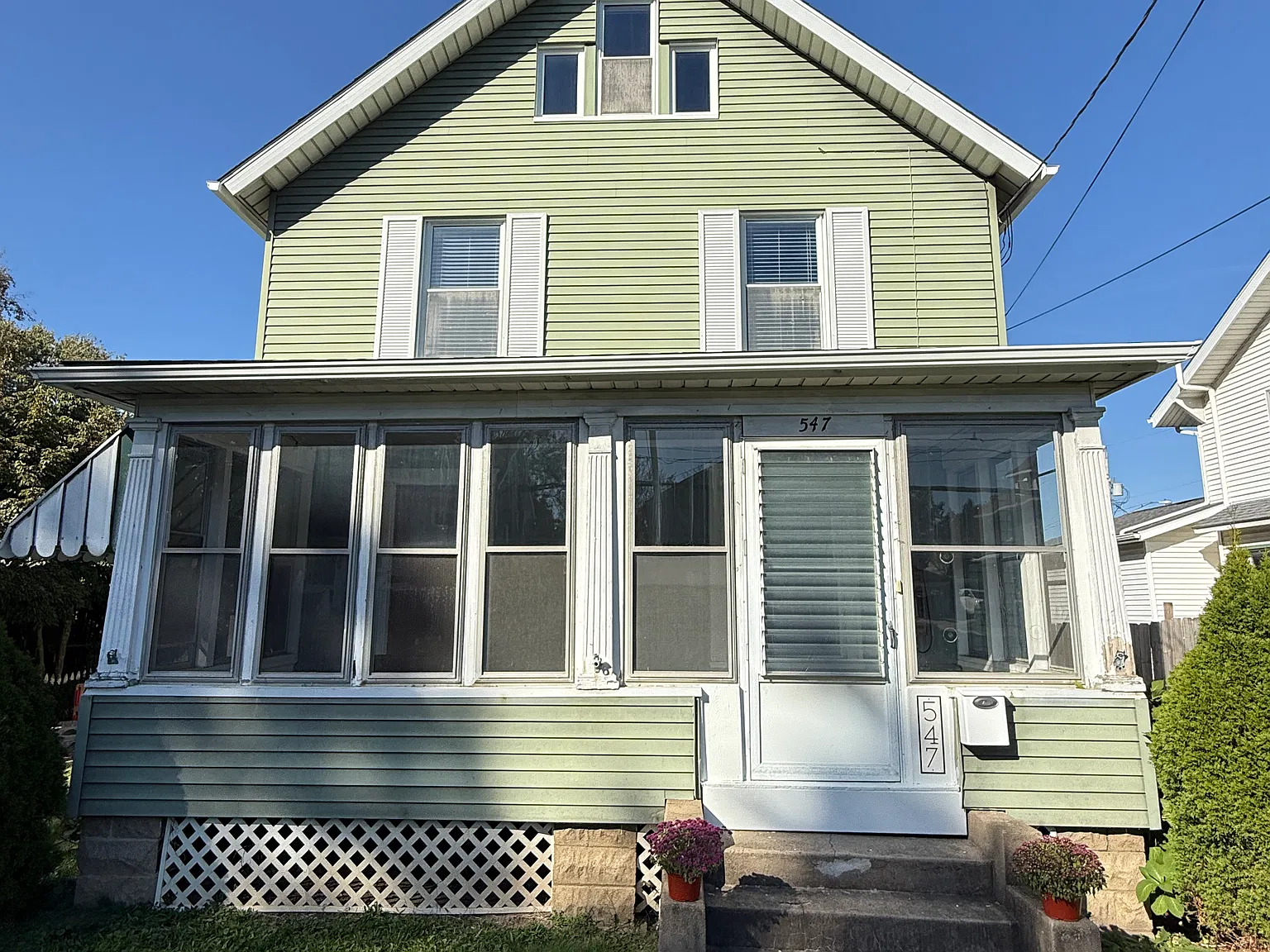 4 bed, 1622 sqft, $2,100 — Photo 1