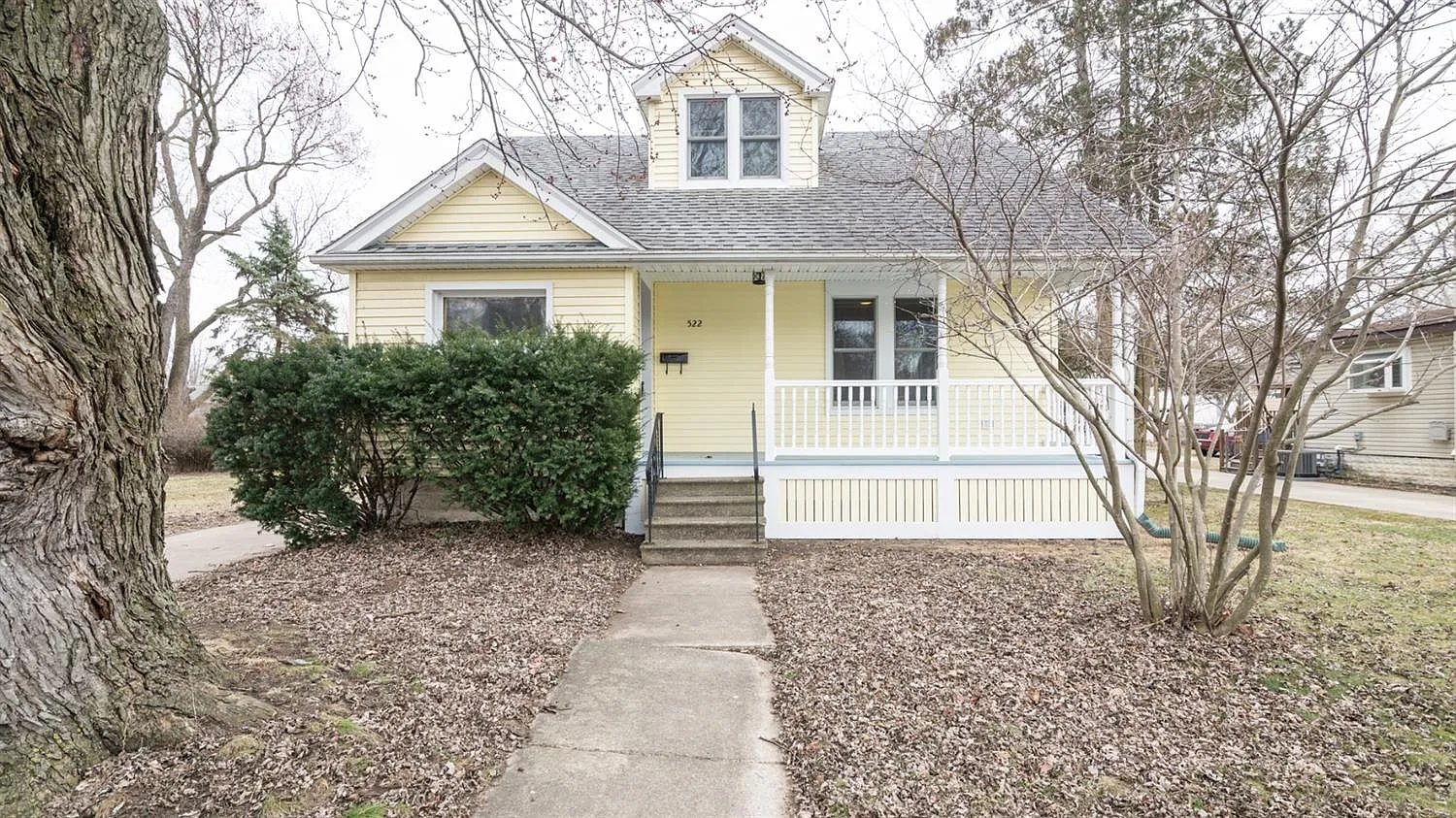522 Ideal St photo 1