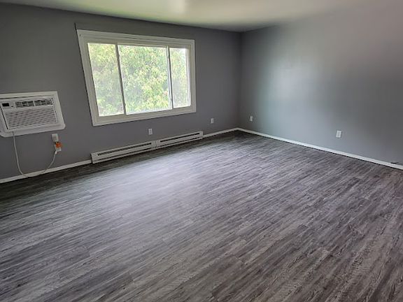 4th image of 1611 Freedom Rd #7
