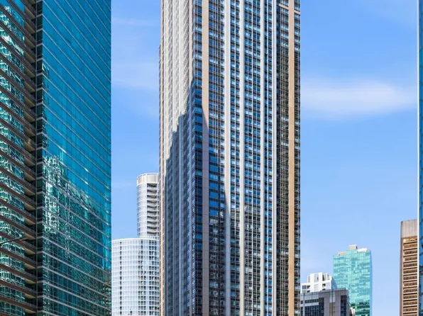 512 N McClurg Ct APT 2402, Chicago, IL 60611