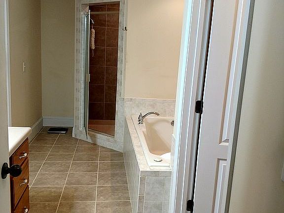 Master bathroom with w/I closet